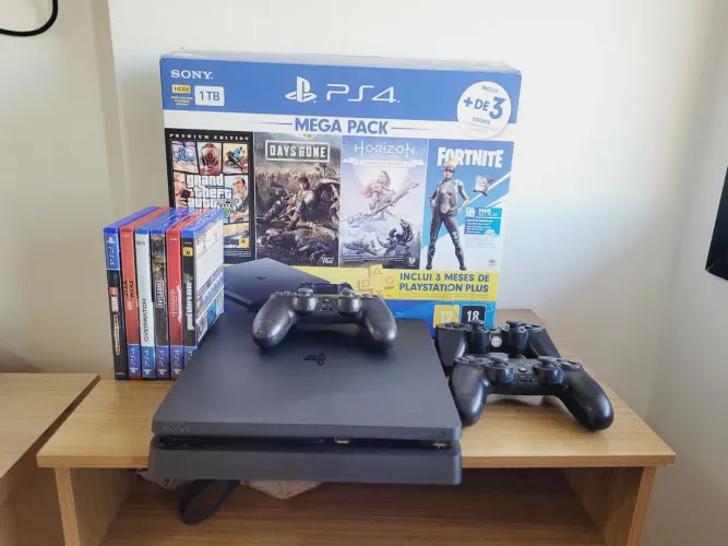 PS4 Slim com 3 controles 1Tera e 6 jogos originais Playstation Videogame