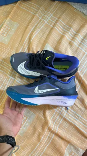 Nike Zoom Fly 6 - usado