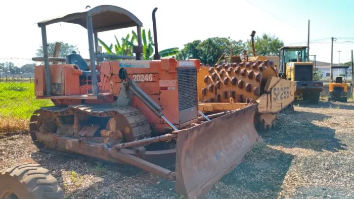 Trator de esteiras Fiat Allis 7D ano 2005