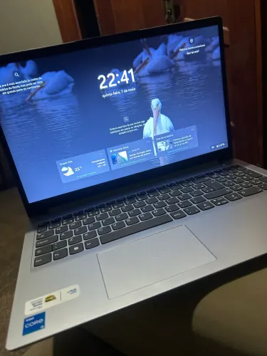 Vende-se Notebook Lenovo Ideapad 15IAU7
