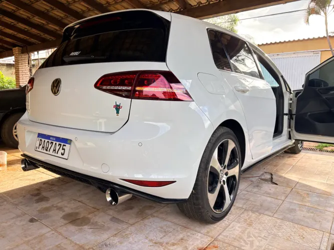 Volkswagen Golf GTI 2.0 TSI 220cv Aut. 2016