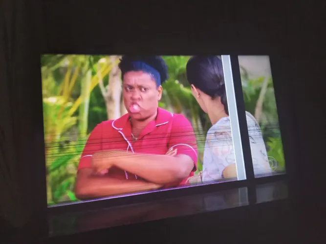 TV 50 polegadas com defeito na tela