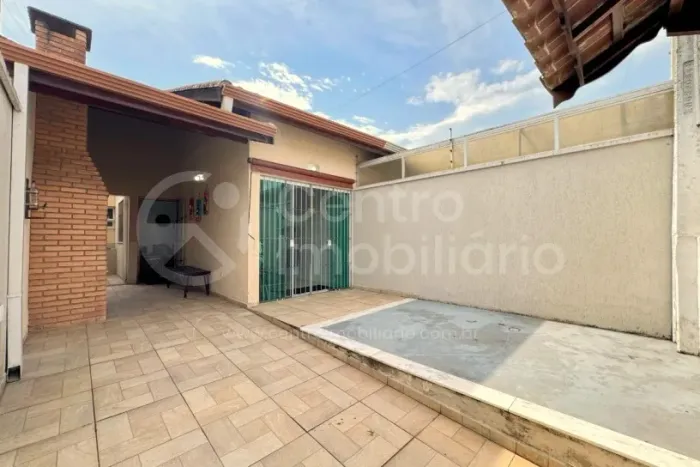 CASA à venda com 2 quartos em Peruíbe, no bairro Parque Balneario Oasis
