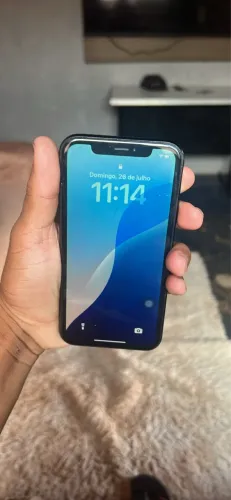 2 iPhones XR