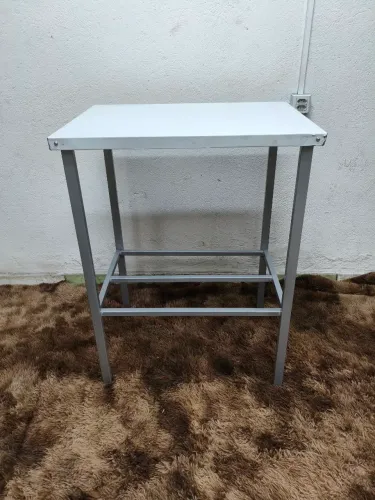 Mesa para cozinha industrial - Inox Pequena 