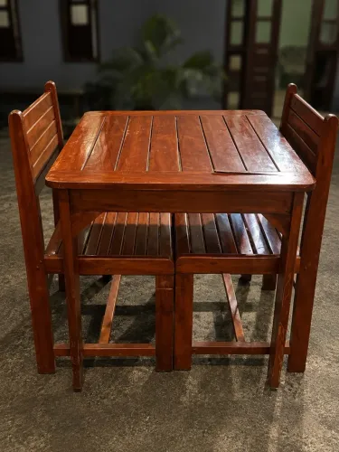 Kit mesa com duas cadeiras