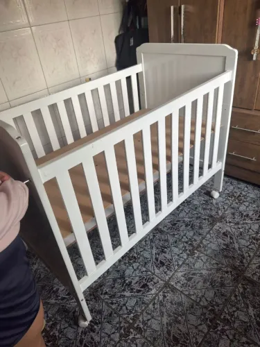 Berço que vira mini cama 