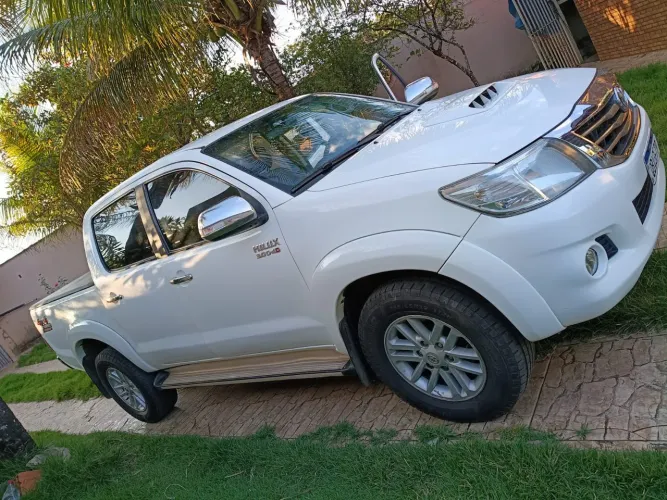 Toyota Hilux CD SRV D4-d 4X4 3.0 TDI Diesel AUT 2015