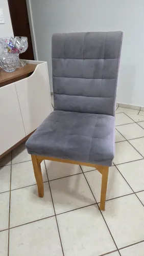 Conjunto com 4 cadeiras de suede + sofá retrátil de brinde