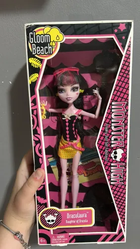 Monster High Draculaura Gloom Beach