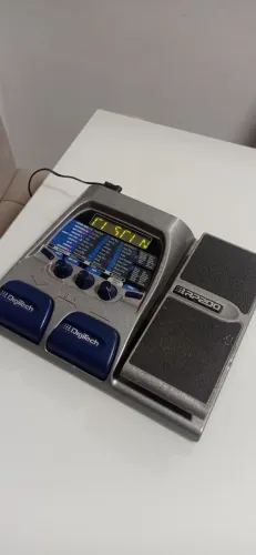 Pedaleira Digitech RP200