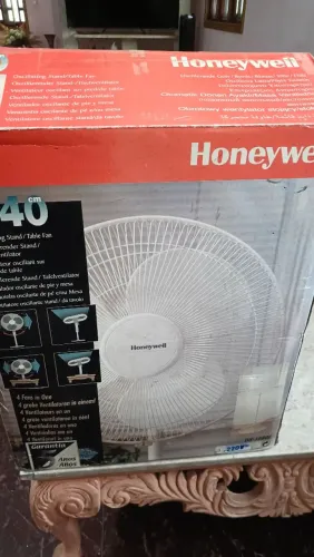 Ventilador de coluna Honeywell 220