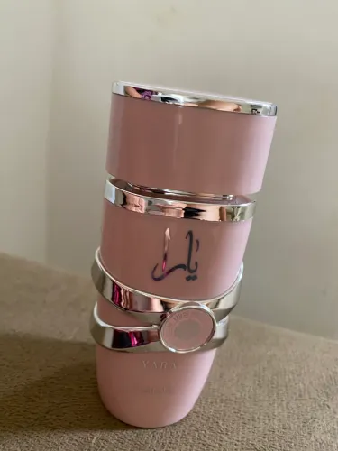 Perfume árabe yara lataffa frasco cheio até metade 