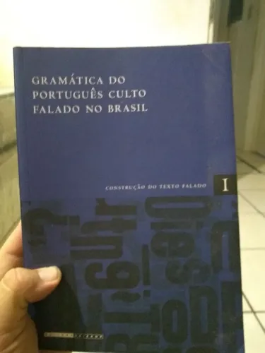 Livro " Gramática do Português Falado", de Spinardi Jubran e Villaça Koch