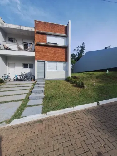 Linda Casa com 4 dormitórios, à Venda no Condomínio Green Caminho do Meio Conforto, Espaç