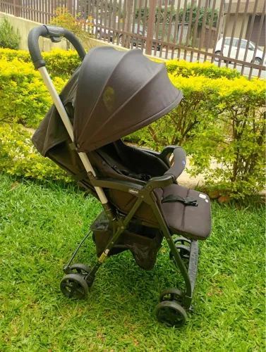 Carrinho de Bebê Chicco - Leve, Compacto e Funcional
