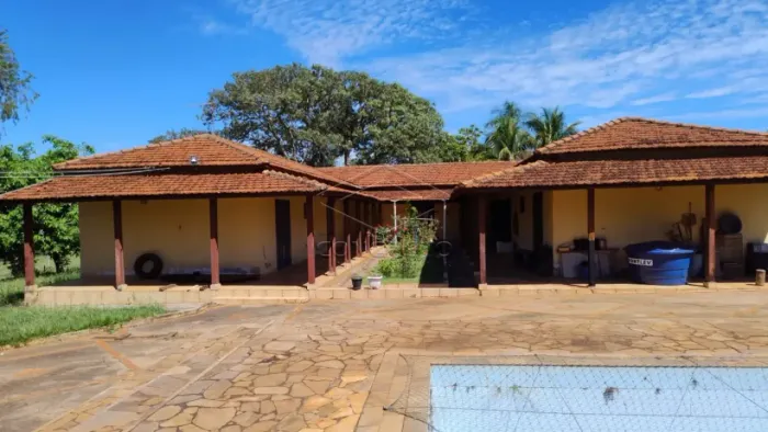 Sítio 06 hectares com casa e lago
