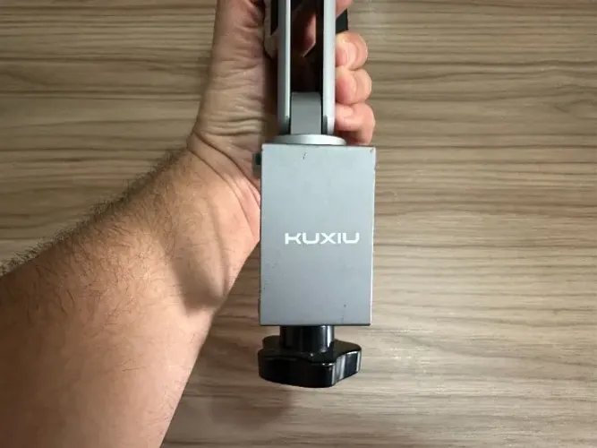 Suporte de Mesa Articulado para Tablet e iPad