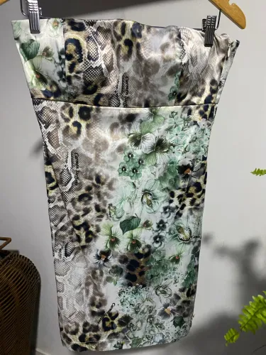 Vestido acetinado Carmen Steffens 