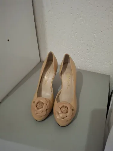 Salto Chanel