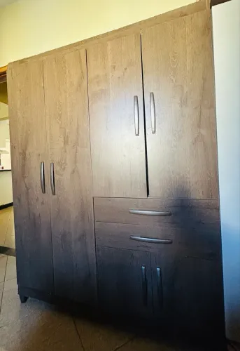 Vende se guarda roupa