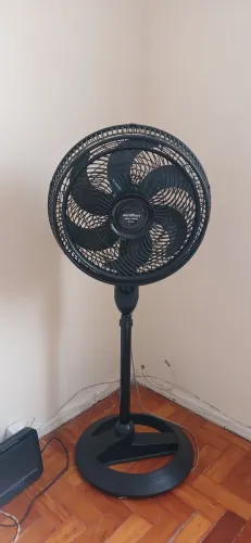 Ventilador de torre Britânia