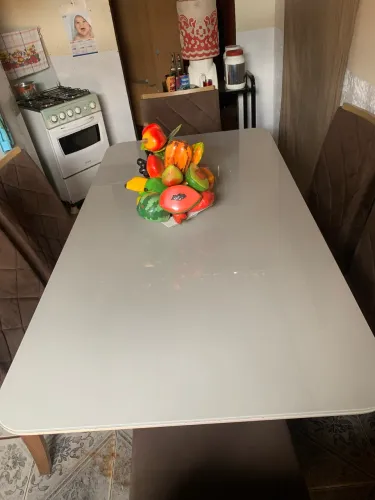 Mesa de jantar retangular com tampo de vidro 6 lugares 