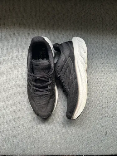 New Balance Fresh Foam X 1080 V13 Preto/Branco ? Tam 42