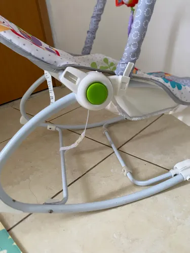 Cadeira de balanço e descanso vibratória zippy toys 
