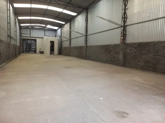 Galpão no bairro São João, 280m2