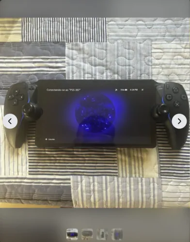 PlayStation Portal com case de transporte e película