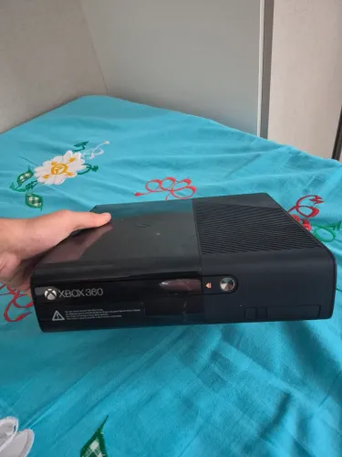 Xbox 360 para retirada de peças, preço a negociar