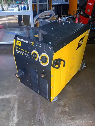 Máquina de solda mig esab