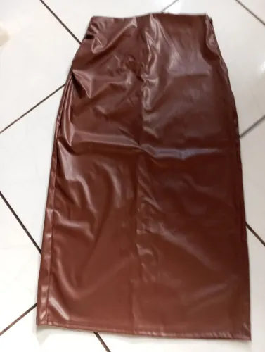 Vendo esta saia no corino não entrego 