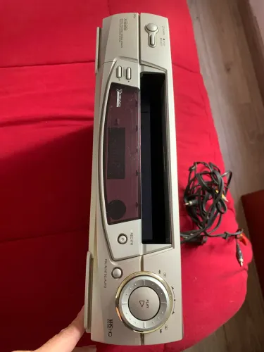 Video cassete Semp Toshiba  + 42 fitas DVD Disney e outros 