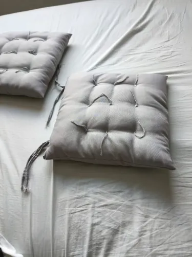 Almofadas futon cor cinza