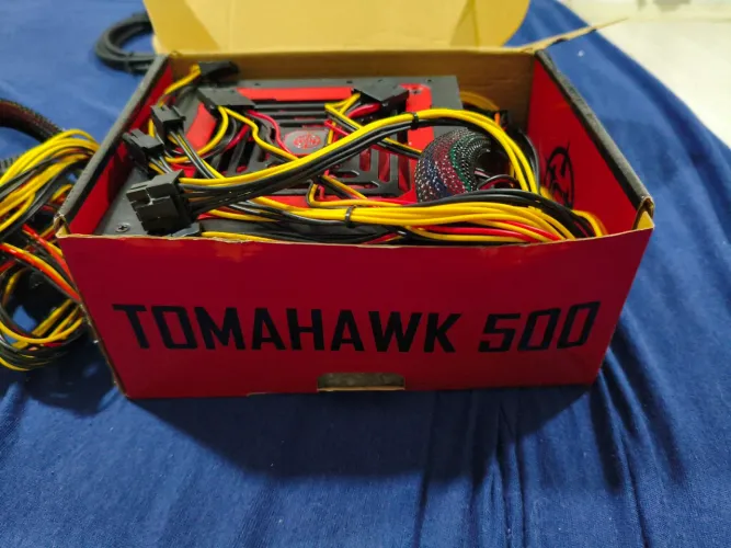 FONTE TOMAHAWK 500 DA TGT, DUAS UNIDADE. PROMOÇÃO