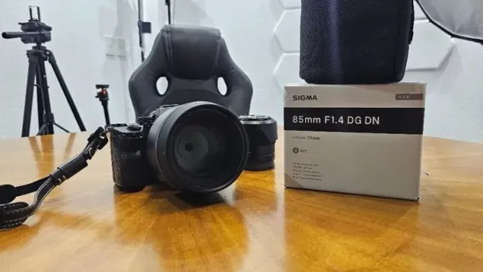 Sony A7III + Lente Sigma 85mm 1.4 + 2 Baterias