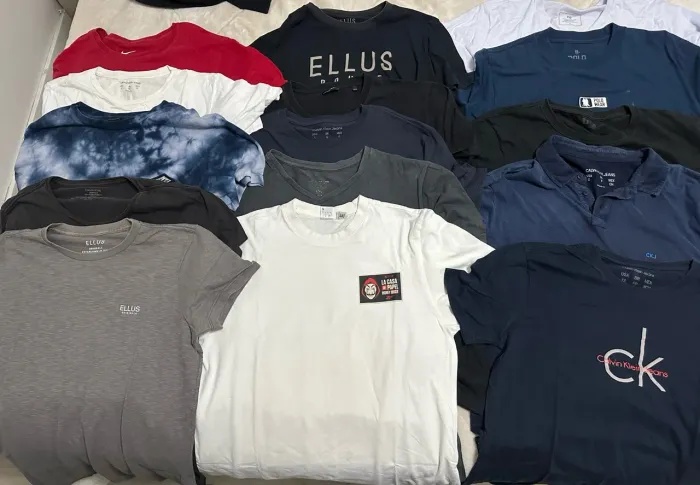 Kit Lote Desapego com 15 camisetas masculinas M/G