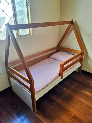Cama Casinha Montessoriana 2 Alturas com Colchão Novo - Infantil