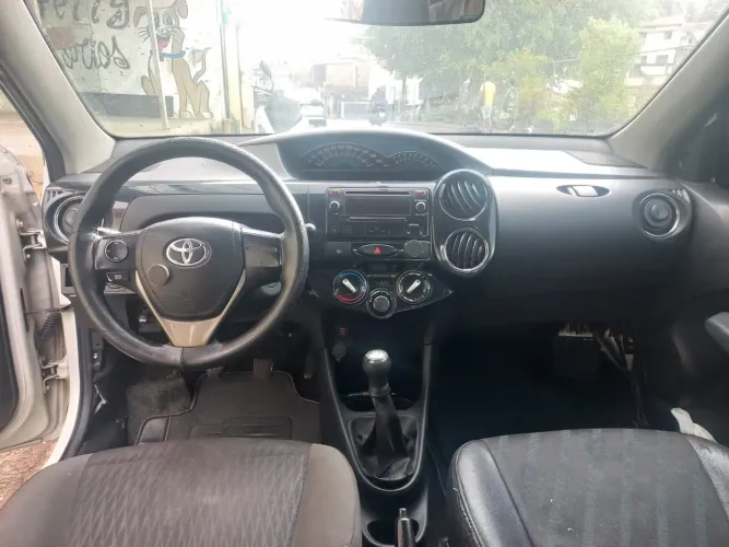 Toyota Etios XS Sedan 1.5 Flex 16V 4P Mec. 2016