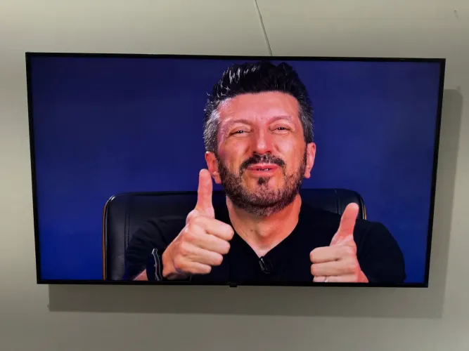 Smart TV LG UHD 4K de 55 polegadas ( 55UT8050PSA ).