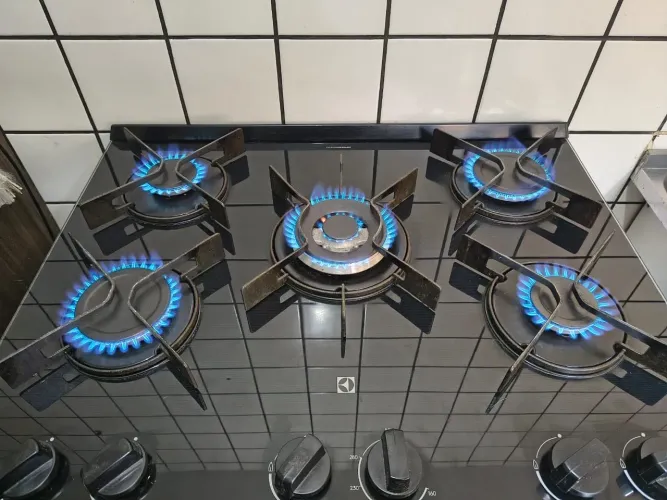 Fogão 5 bocas Electrolux mesa de vidro