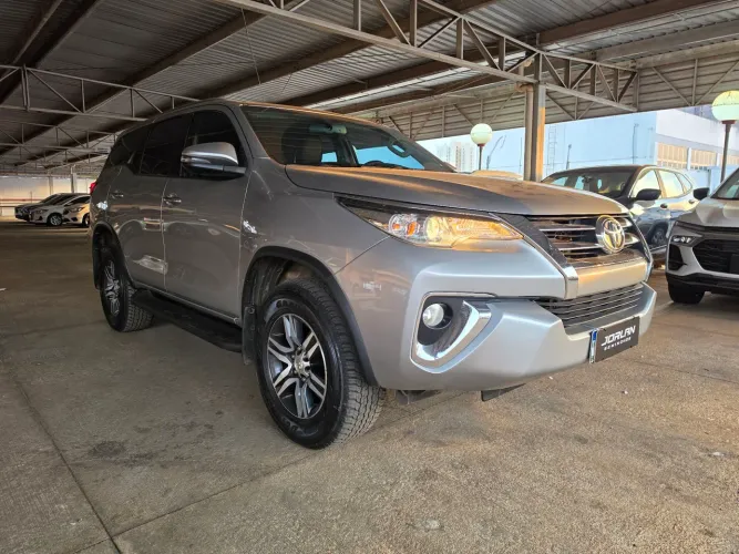Toyota Hilux SW4 SRV 4X2 2.7 Flex 16V Aut. 2019