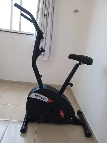 Bicicleta ergométrica MAX-V ,R$ 500,