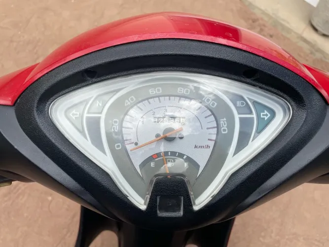 Honda Biz 100 2012 - Muito Econômica, Revisada e com Pneus Novos!