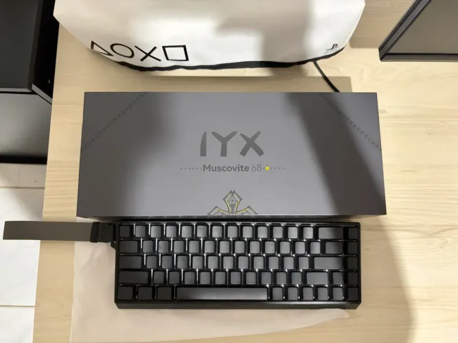 Teclado Magnético IYX MU68 Pro 
