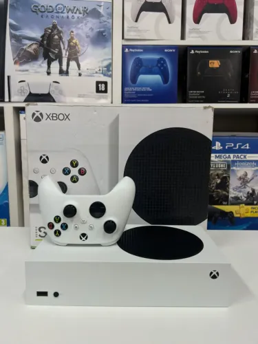 Xbox Series S em estado de novo - 2.299,00 no dinheiro ou 2.399,00 no pix - cartao com as 
