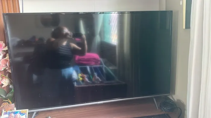 Vendo está tv semp. De 50 pelegadas