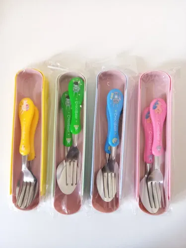 Kit de talheres kids c/estojo, disponível 4 cores